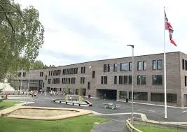 Holmen skola, Oslo