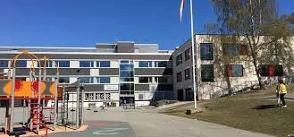 Jong skola, Bærum